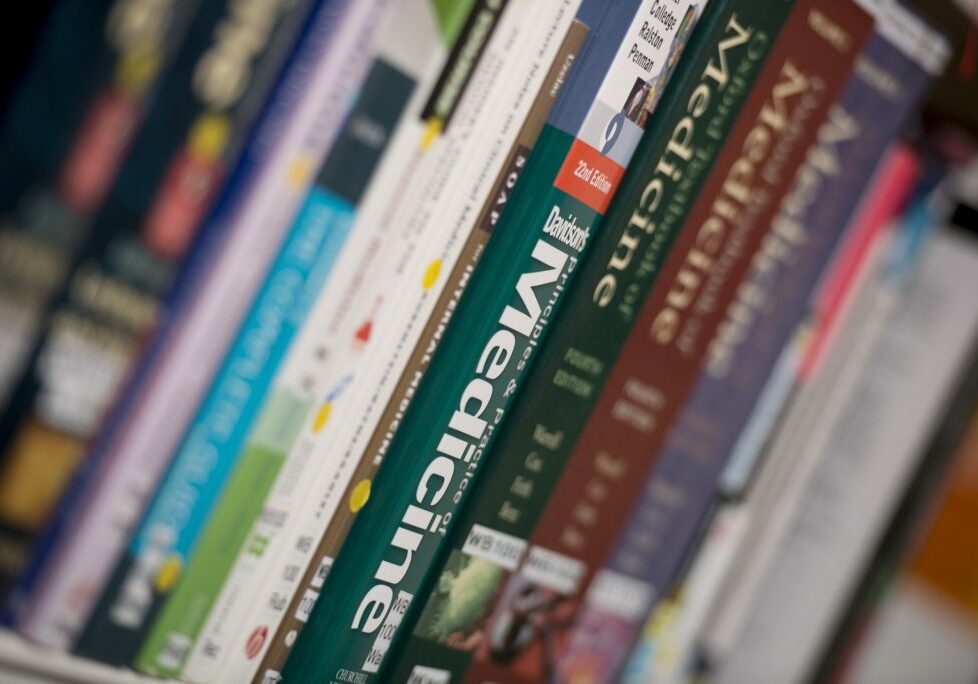 books-1920341_1920 books-1920341_1920